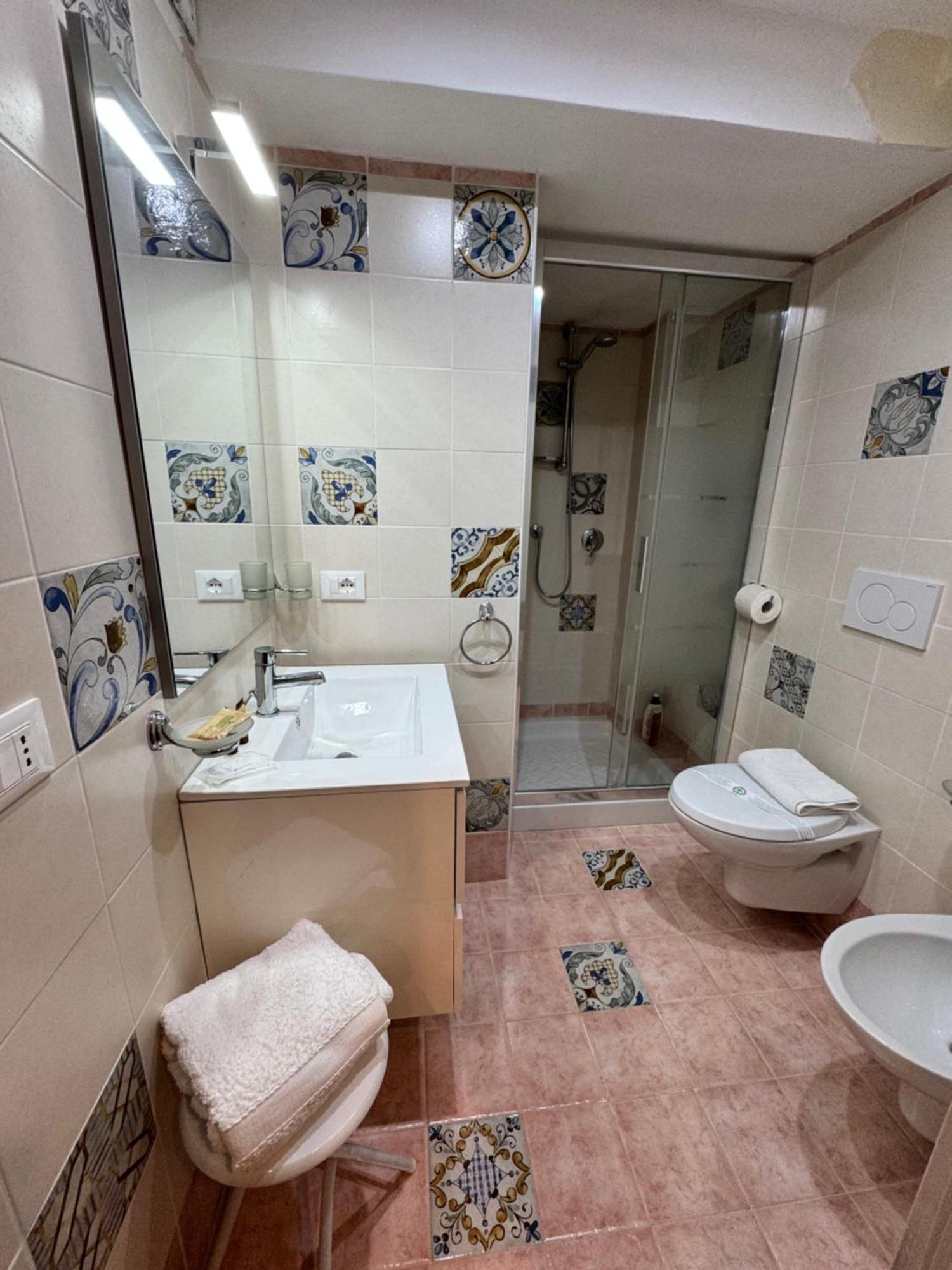 Taorminas Sun Central Boutique Guesthouse & Suites Exterior photo