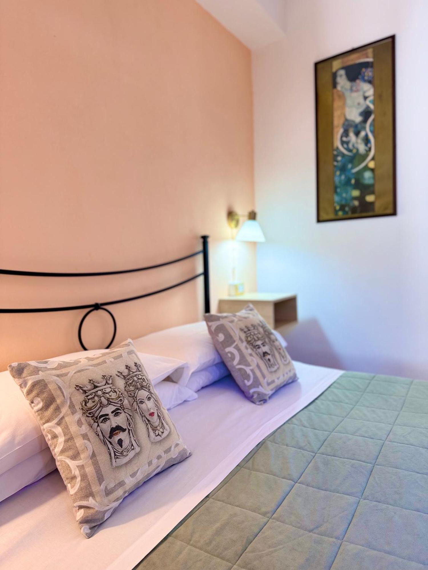 Taorminas Sun Central Boutique Guesthouse & Suites Exterior photo