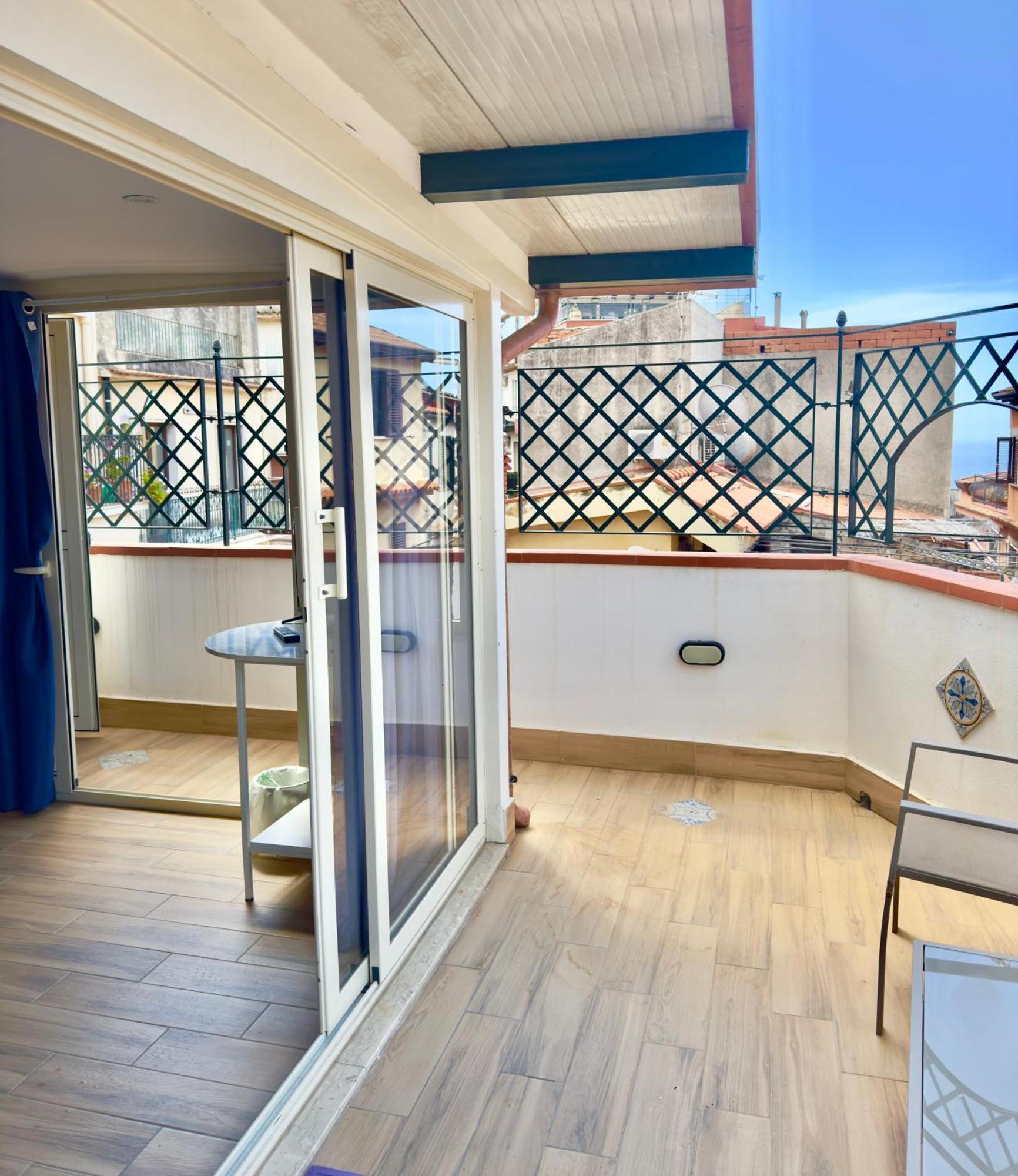 Taorminas Sun Central Boutique Guesthouse & Suites Exterior photo