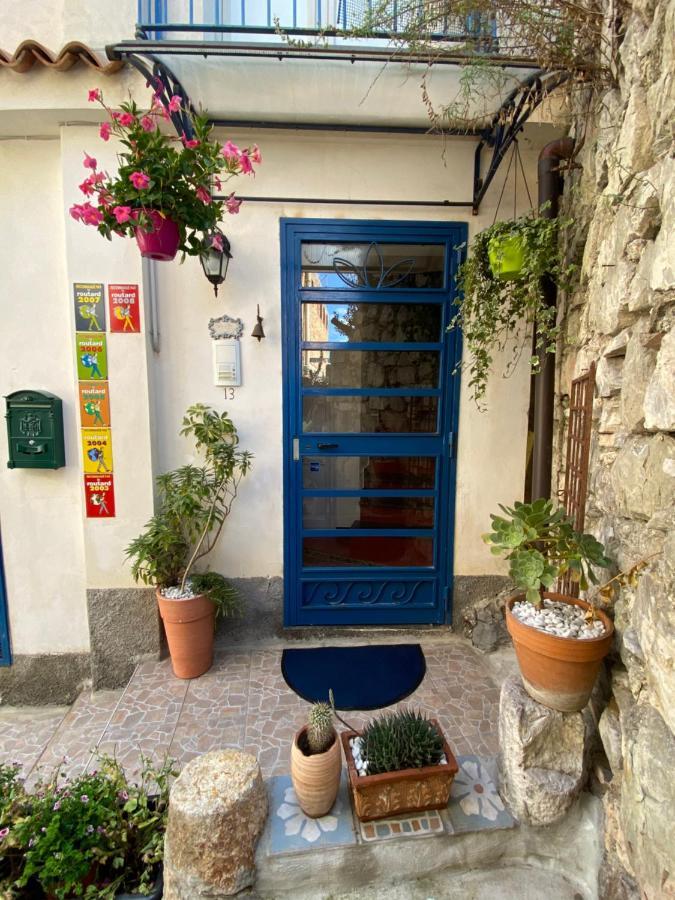 Taorminas Sun Central Boutique Guesthouse & Suites Exterior photo
